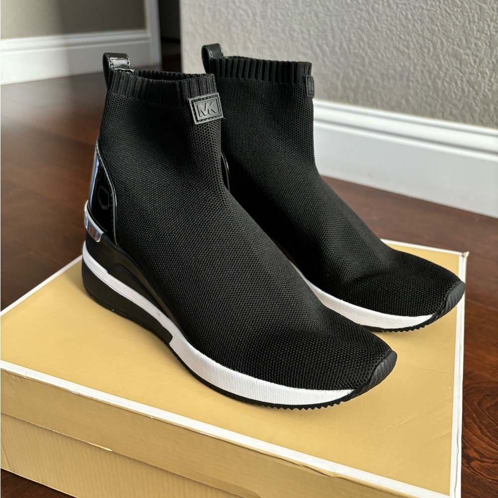 Michael Kors stretch knit skyler booties